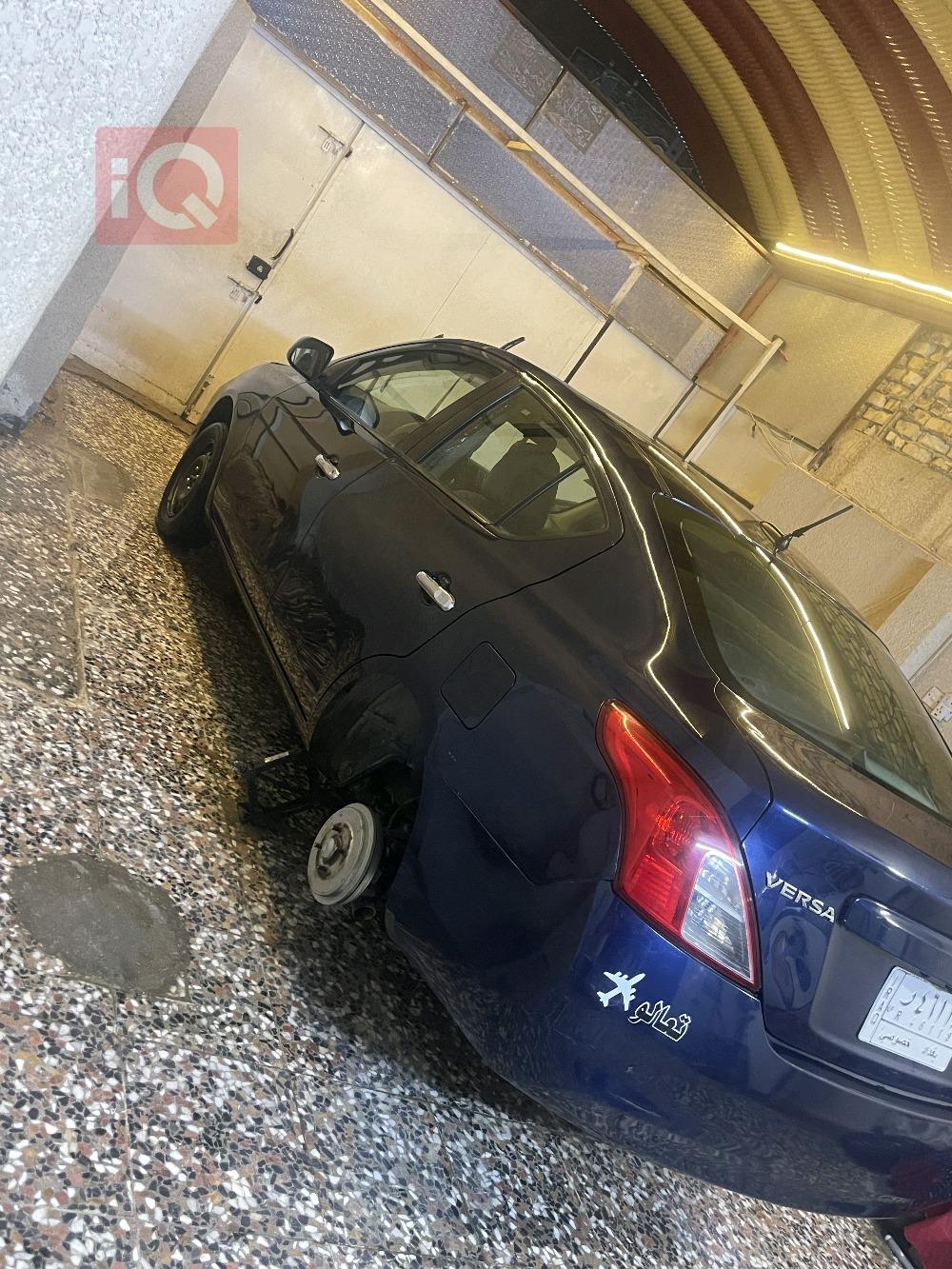 نيسان فيرسا